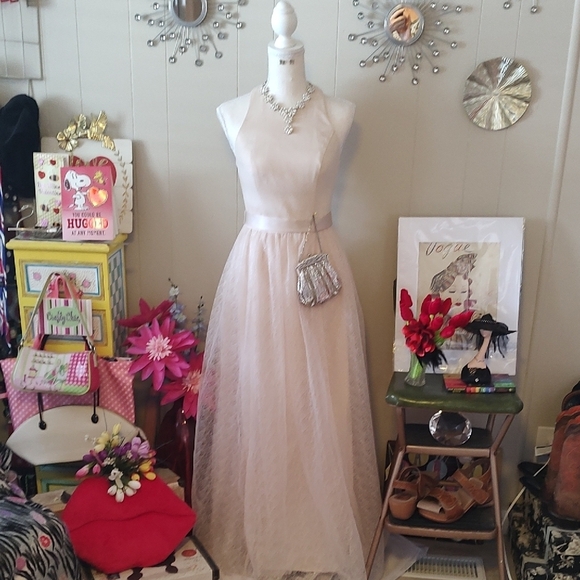 Vera Wang White Sleeveless Cut Out Back Formal Maxi Dress in Cream Prom Bride - Picture 1 of 16